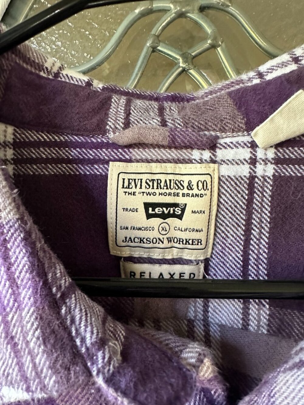 ❗️SOLD Levi's/Levi Strauss Co Men's Jackson Worker Flannel Overshirt, Purple - Picture 4 of 4